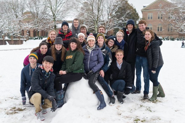 Taliaferro residents taking advantage of the snow day! (photo from the Humans of William & Mary Facebook page.)