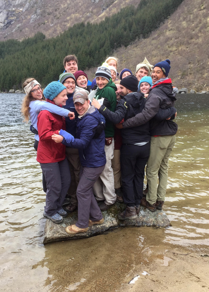 Class bonding. All 16 of the Geology 310 students on a rock in the middle of Djupfjordvatnet.