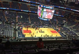 DC seminar students attend a Washington Wizards game