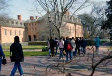 group of students walking wm campus