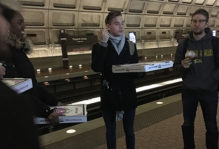 Students during the Washington DC Spring Break Seminars taking a pizza from lunch back to housing for a nice Oscars viewing party snack